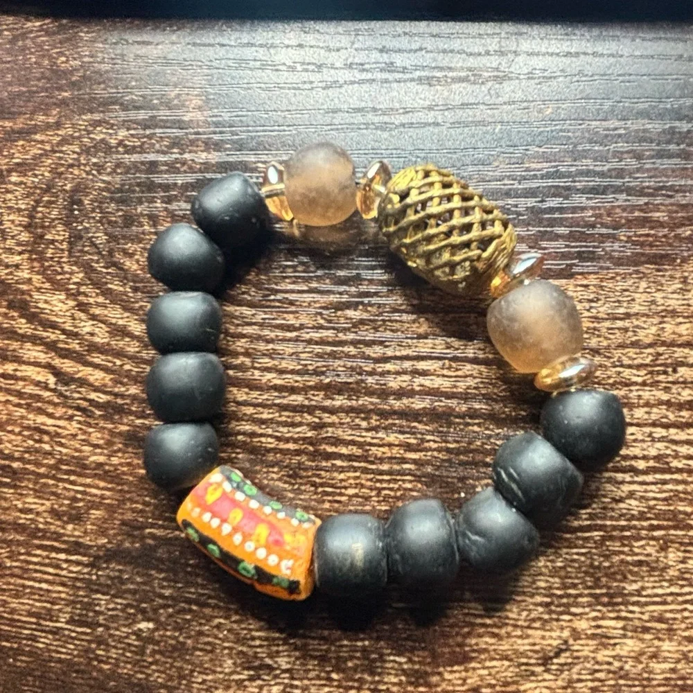 Black‎ and Gold Beaded Bracelet